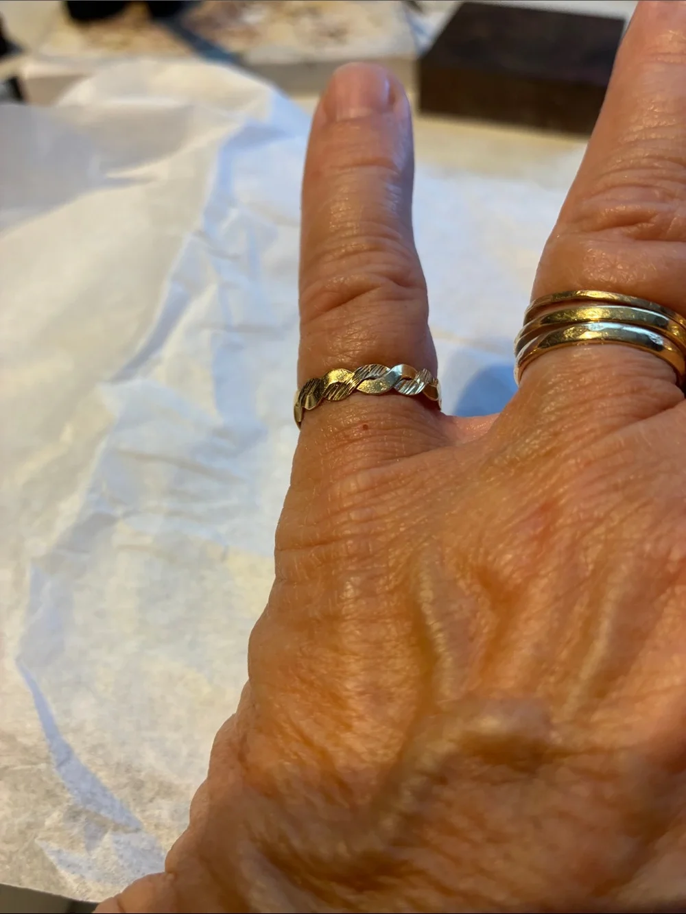 Elegant 14 K Woven Gold Band Ring      Size 7   1.32 Grams